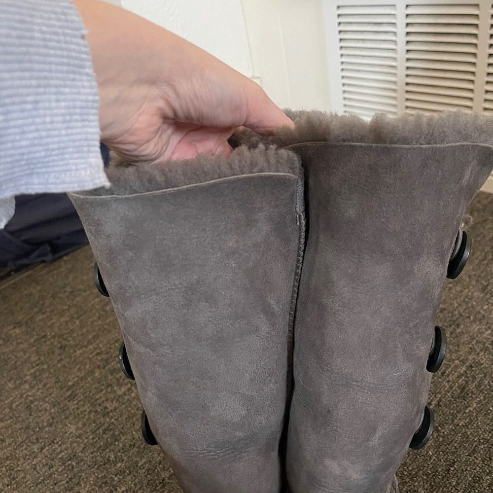 UGG Women’s 7 Bailey Button Triplet Triple Button Gray Classic Tall Boots size 7 - Picture 12 of 14